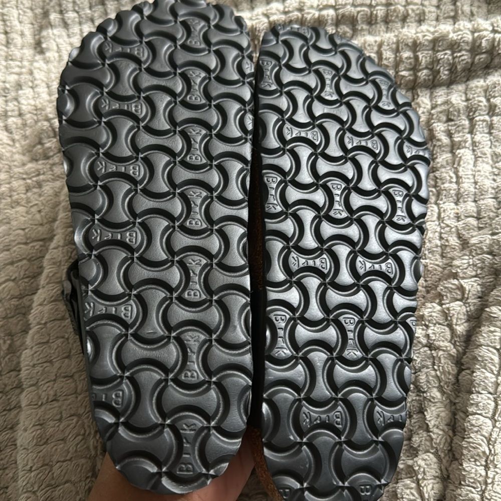 Womens Birkenstock Gizeh Sz 39/8 & 9(40) available - Picture 3 of 6